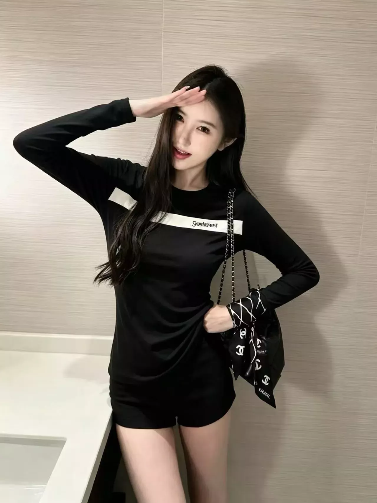 입생로랑 배색 스트라이프 자수 여성용 긴소매 티셔츠 상세 이미지 40