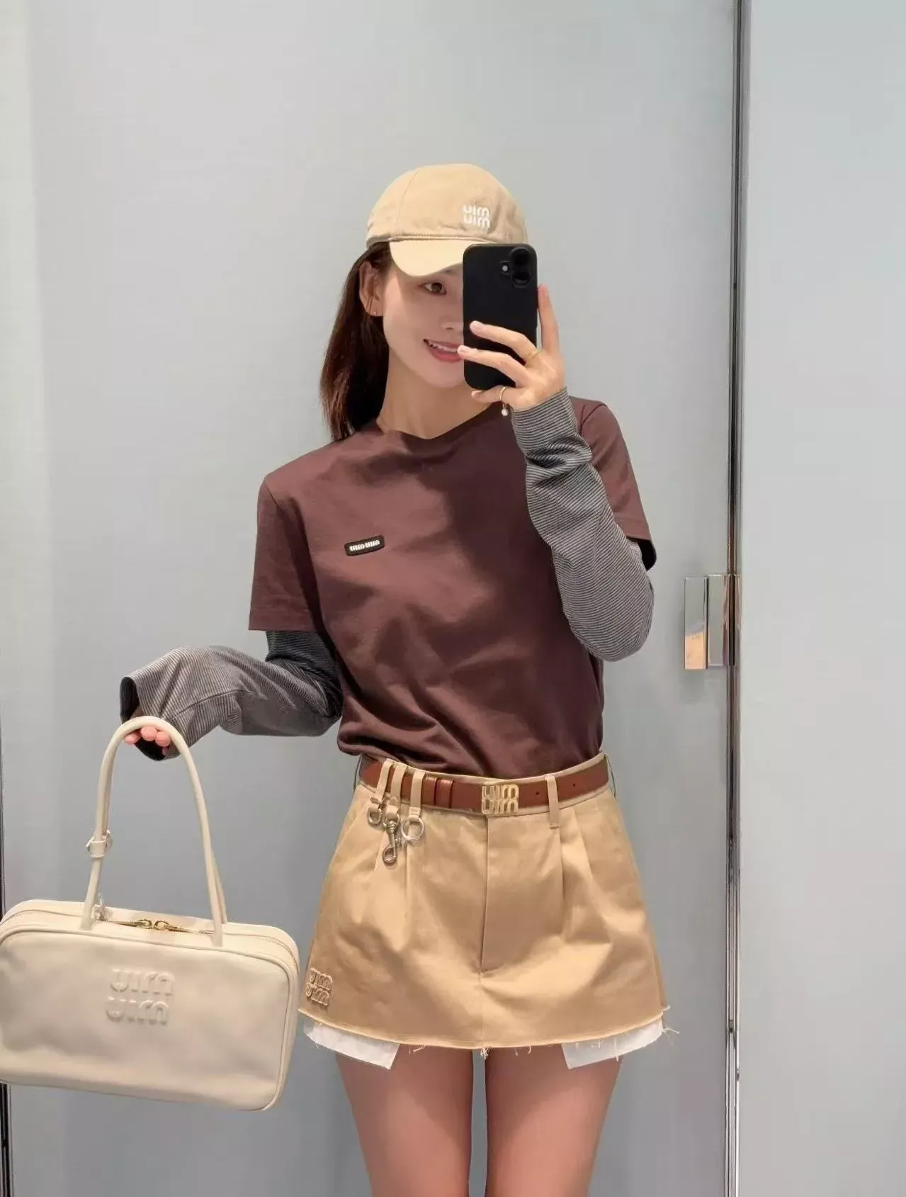 미우미우 레이어드 스트라이프 여성용 긴소매 티셔츠 상세 이미지 11