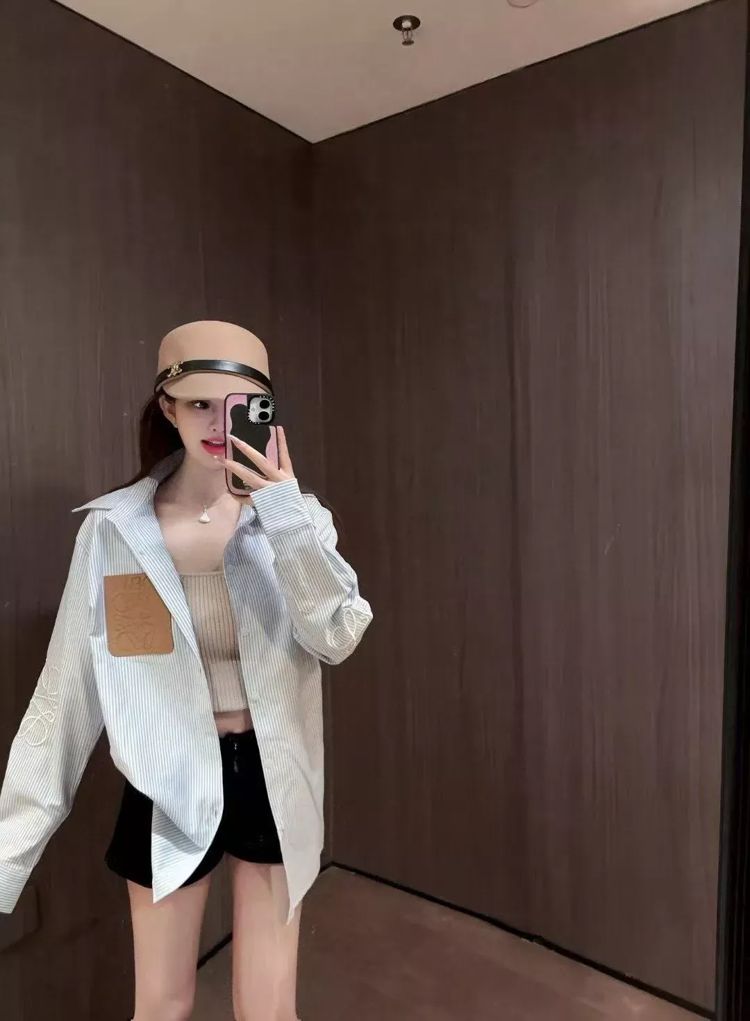 로에베 스트라이프 자수 포켓 여성용 긴소매 셔츠 상세 이미지 18