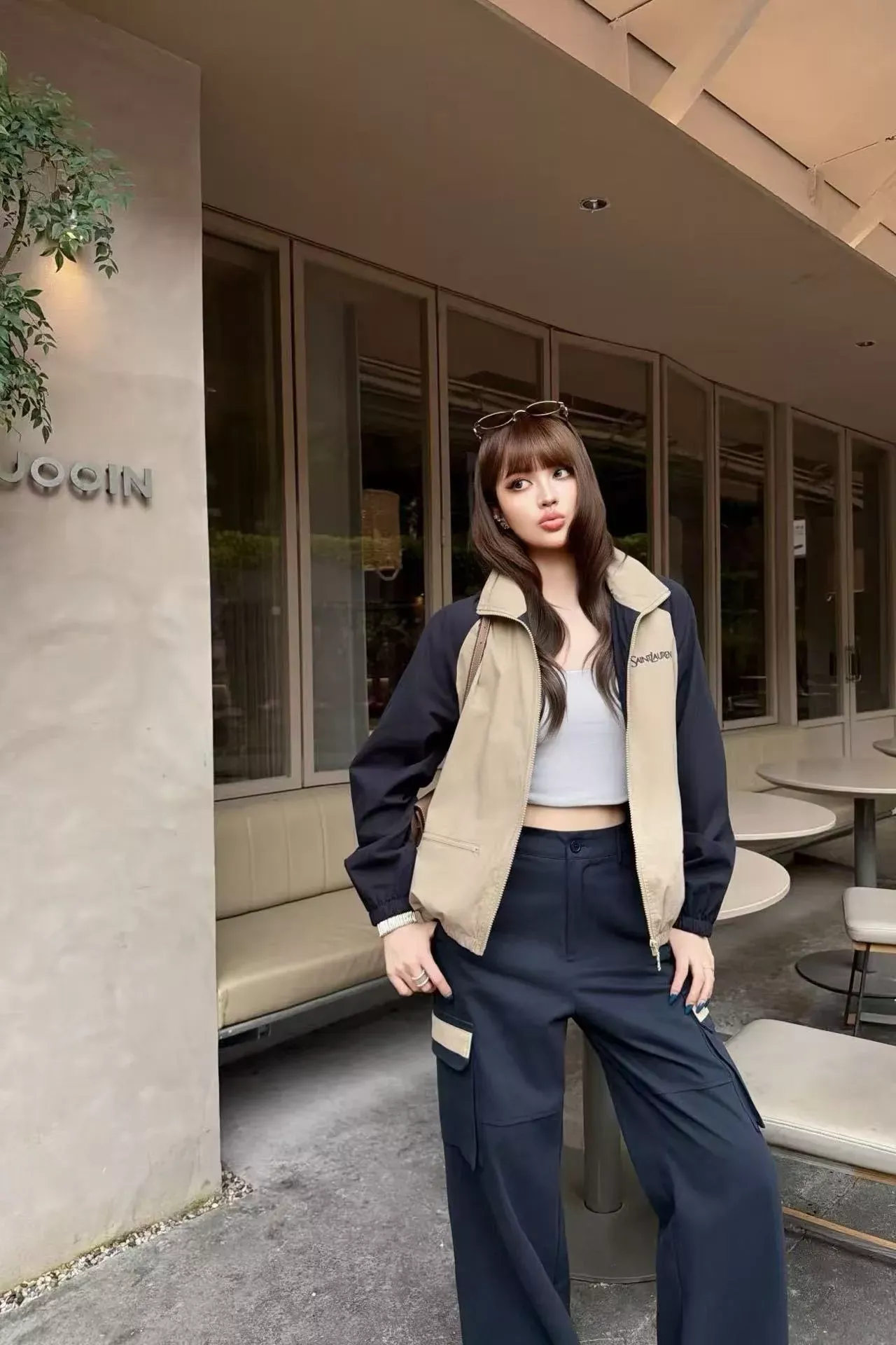 입생로랑 레터 자수 배색 집업 여성용 쇼트 코트 상세 이미지 22
