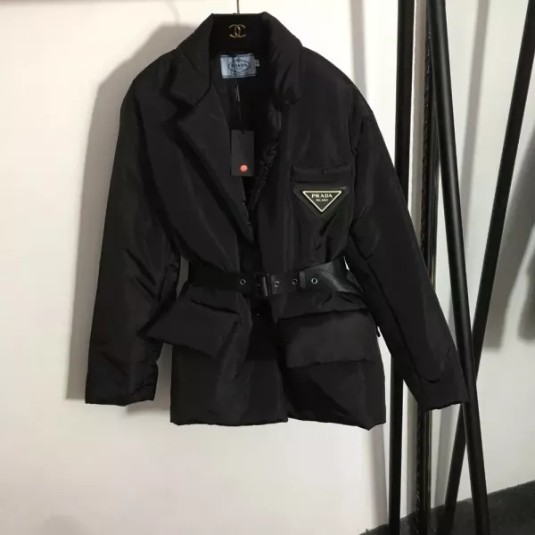 프라다 벨티드 삼각 로고 여성용 쇼트 패딩