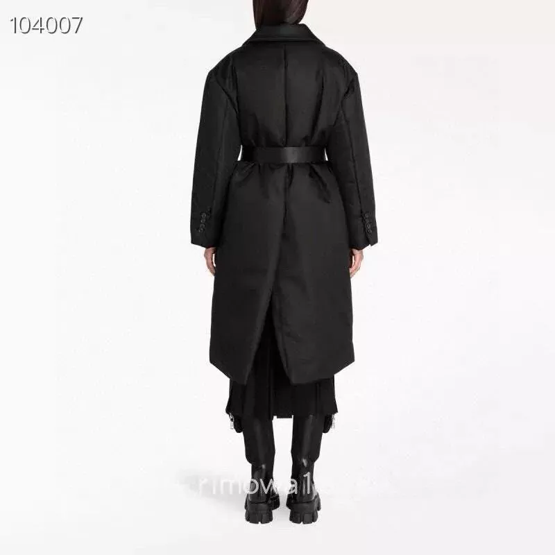 프라다 삼각 로고 벨티드 롱 여성용 롱 패딩 상세 이미지 17