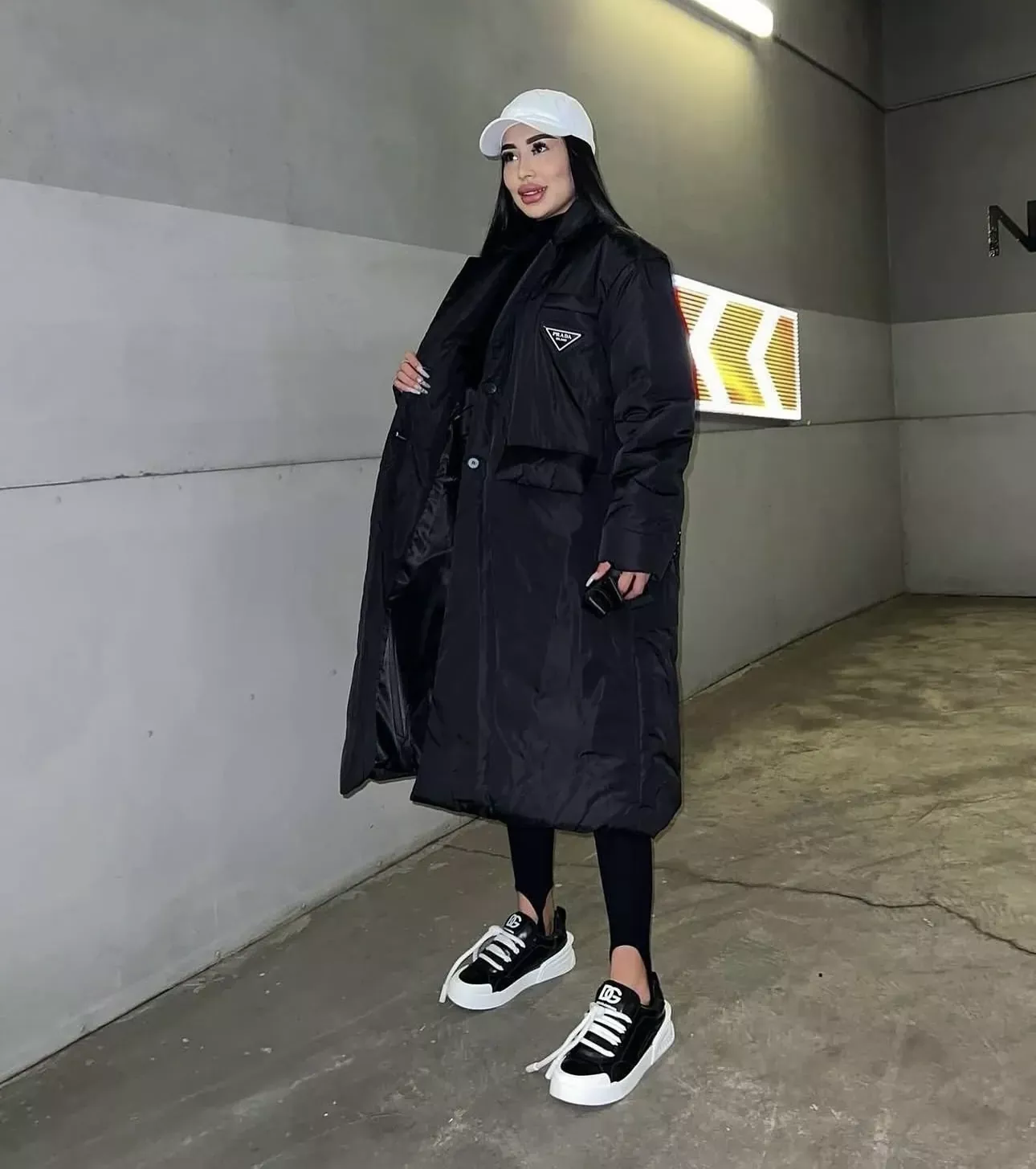 프라다 삼각 로고 벨티드 롱 여성용 롱 패딩 상세 이미지 25