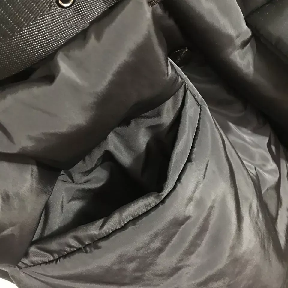 프라다 삼각 로고 벨티드 롱 여성용 롱 패딩 상세 이미지 7