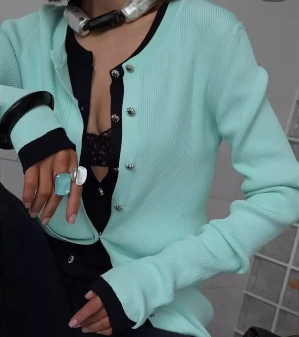 샤넬 플라워 버튼 슬림핏 여성용 긴소매 가디건 상세 이미지 16