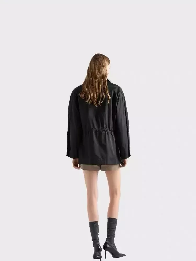 프라다 삼각 장식 더블버튼 여성용 하프 코트 상세 이미지 19