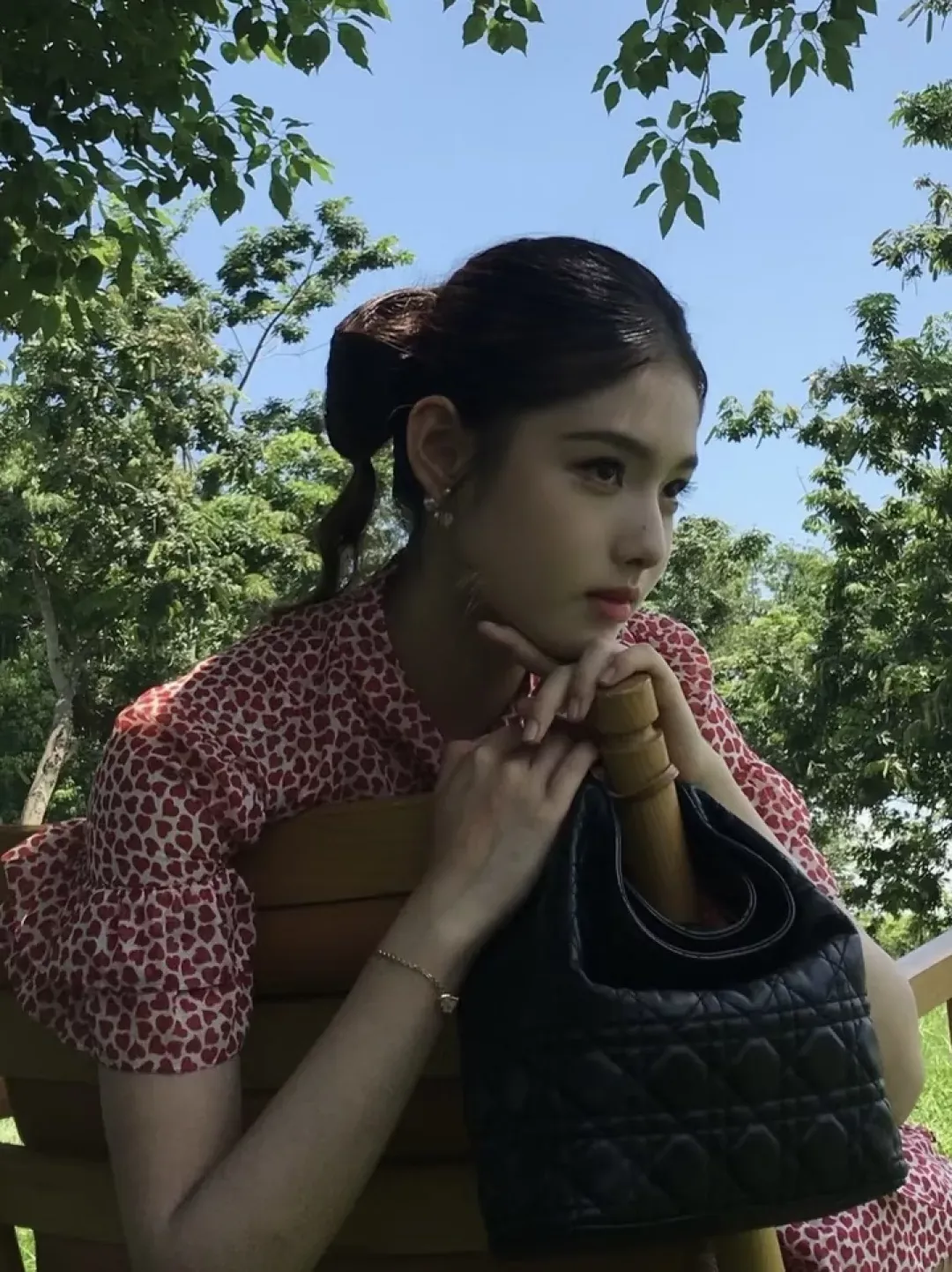 디올 하트 더블 펄 스터드 귀걸이 상세 이미지 12