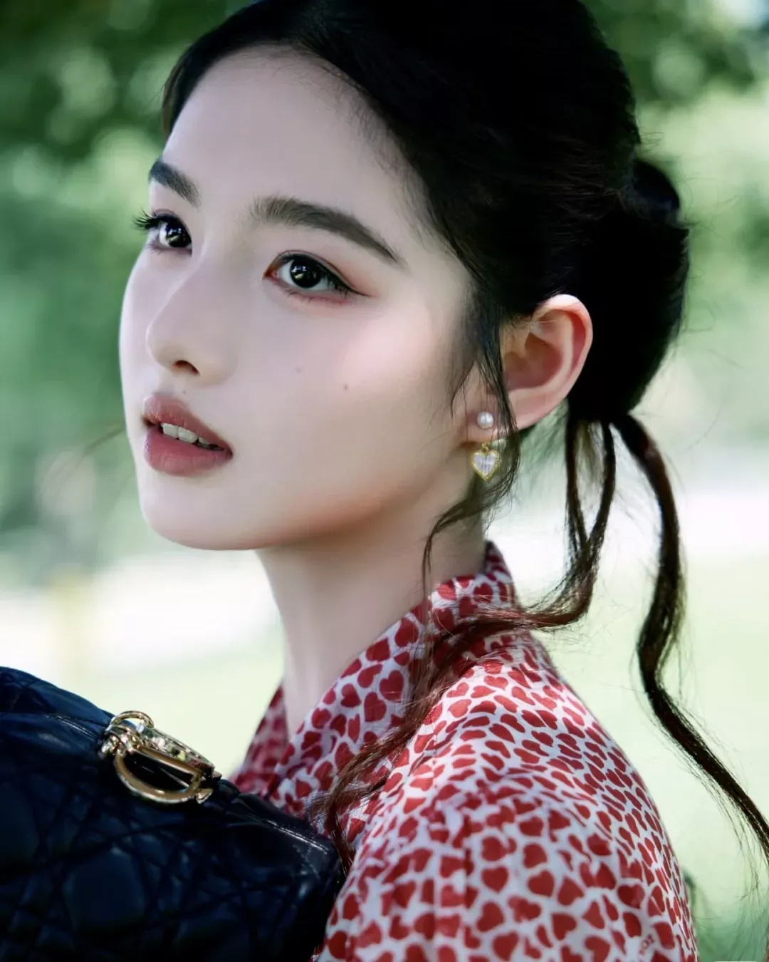 디올 하트 더블 펄 스터드 귀걸이 상세 이미지 13