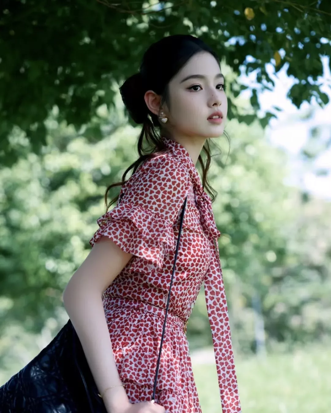 디올 하트 더블 펄 스터드 귀걸이 상세 이미지 23