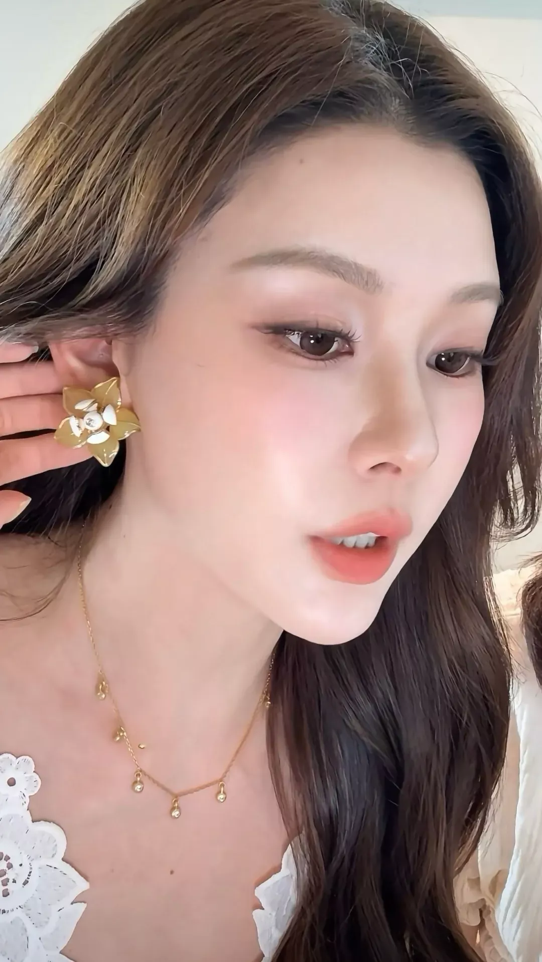 샤넬 입체 플라워 에나멜 귀걸이 상세 이미지 10
