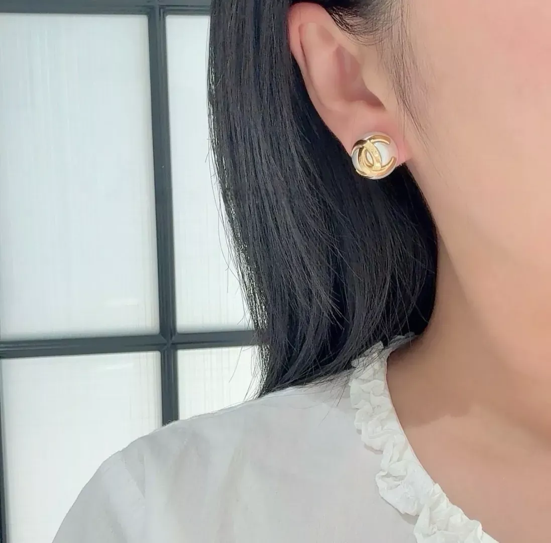 샤넬 진주 더블 C 메탈 귀걸이 상세 이미지 17