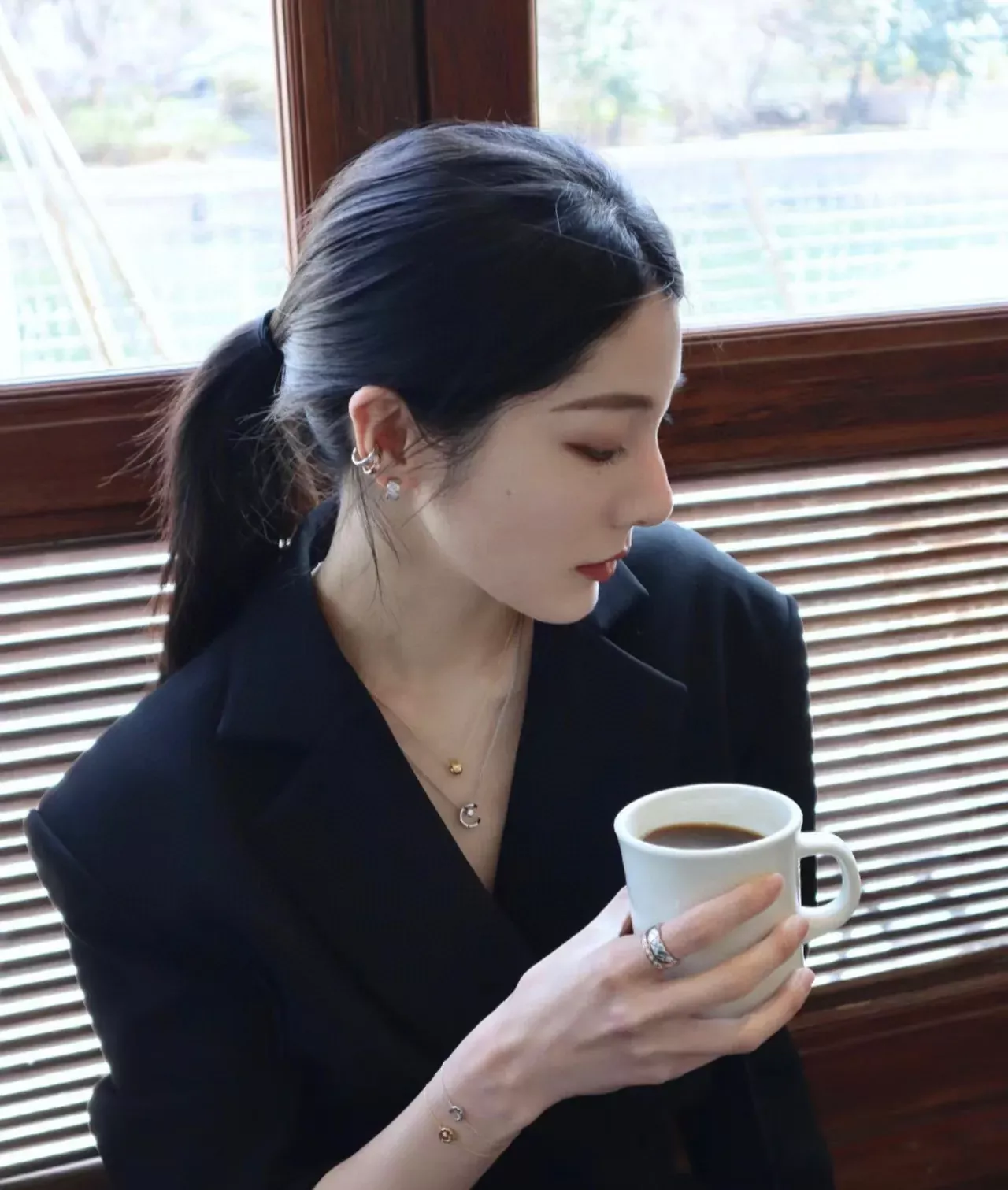 샤넬 투톤 이어커프 귀걸이 상세 이미지 34