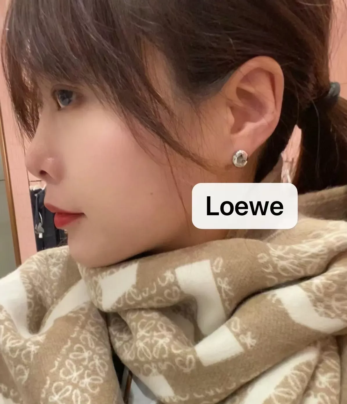 로에베 로고 골드 실버 스터드 귀걸이 상세 이미지 11