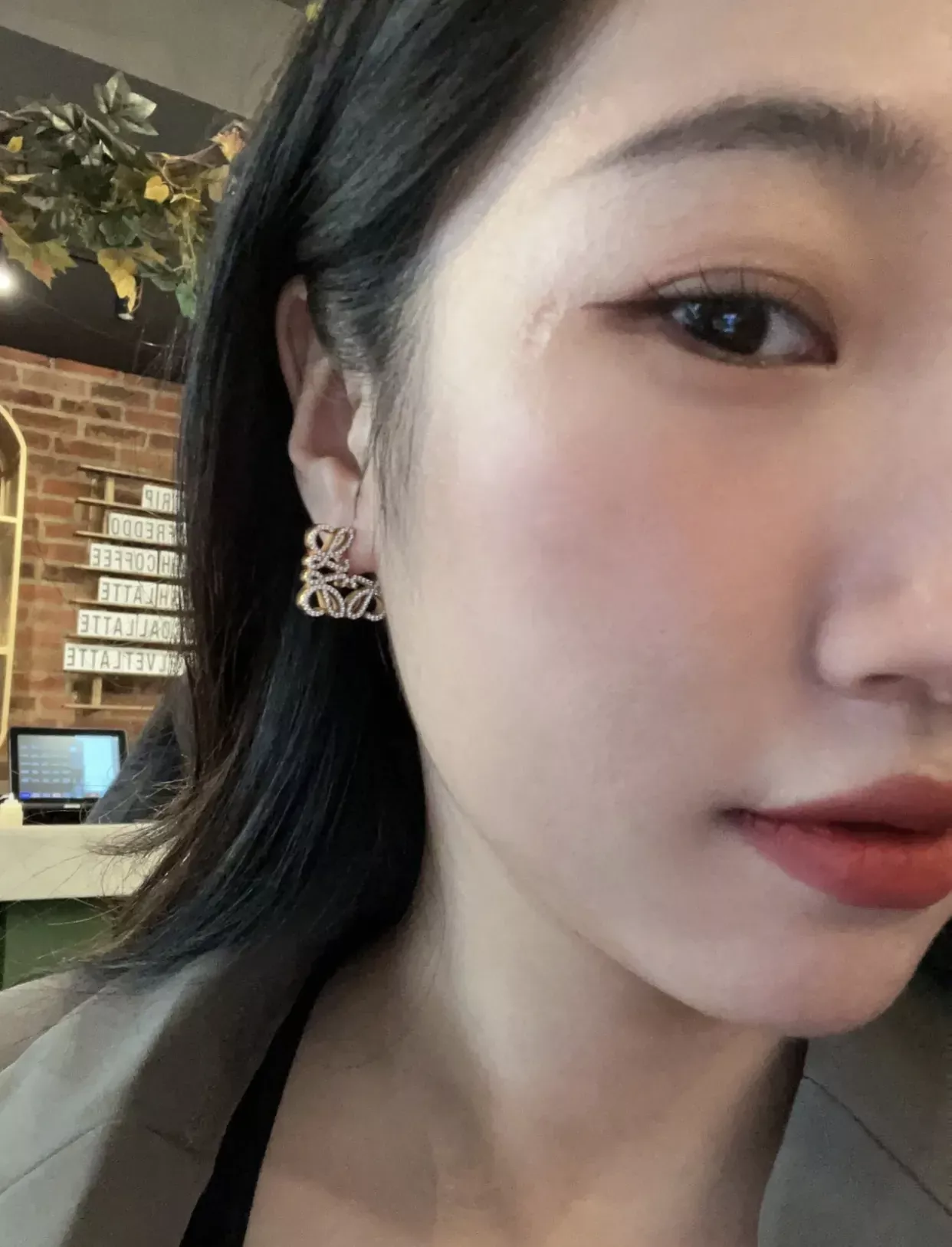 로에베 풀 큐빅 오픈워크 귀걸이 상세 이미지 8