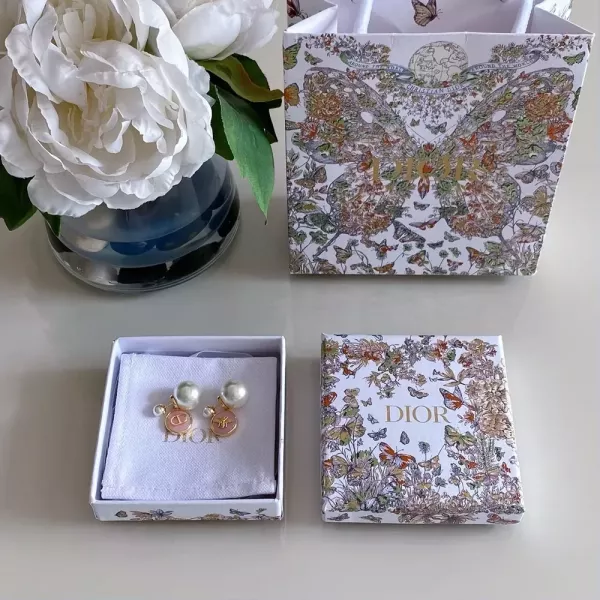 디올 CD 진주 레진 이어 귀걸이