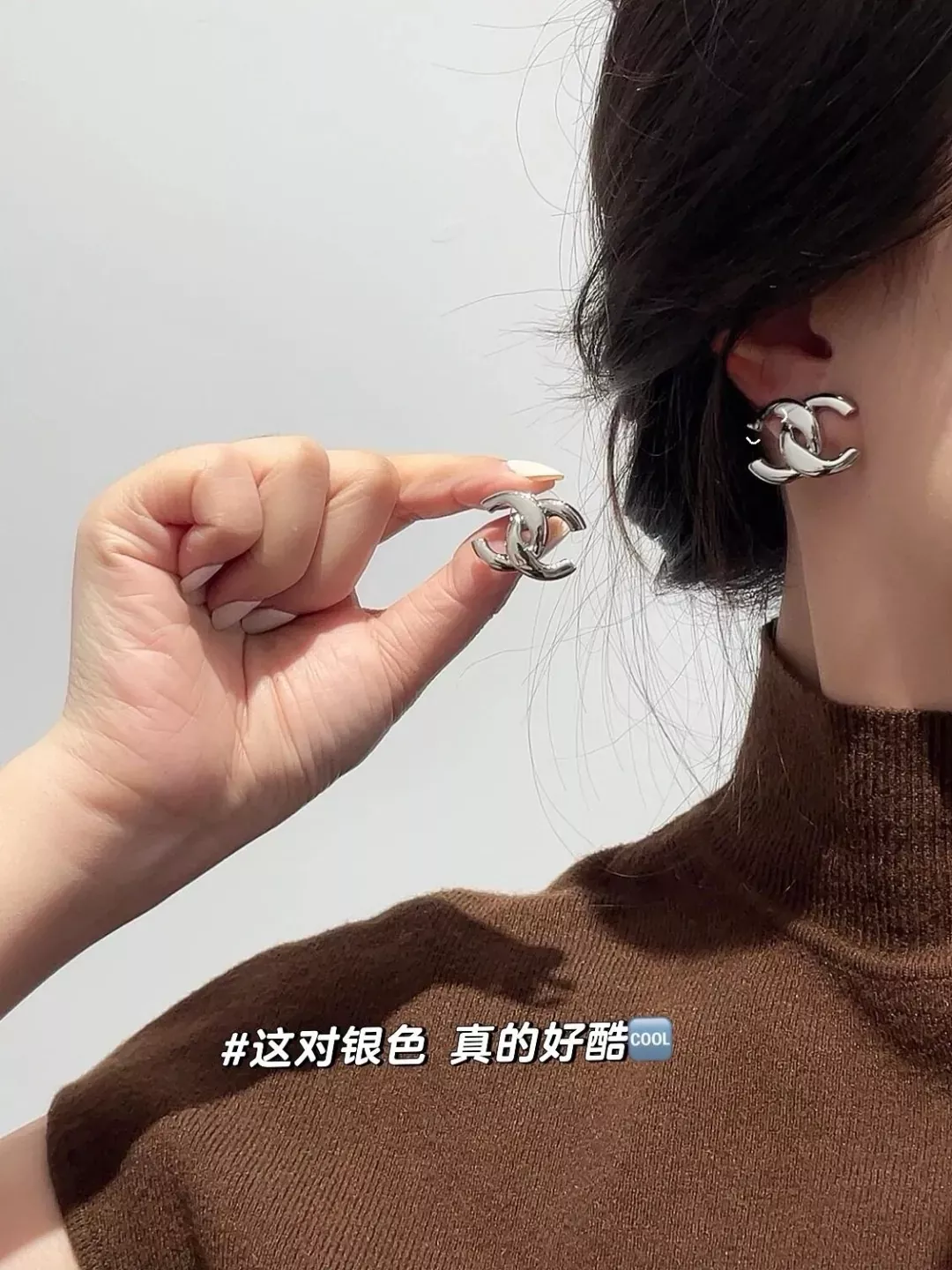 샤넬 더블 C 광면 메탈 귀걸이 상세 이미지 14