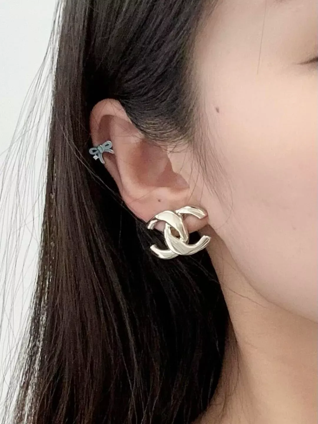 샤넬 더블 C 광면 메탈 귀걸이 상세 이미지 16