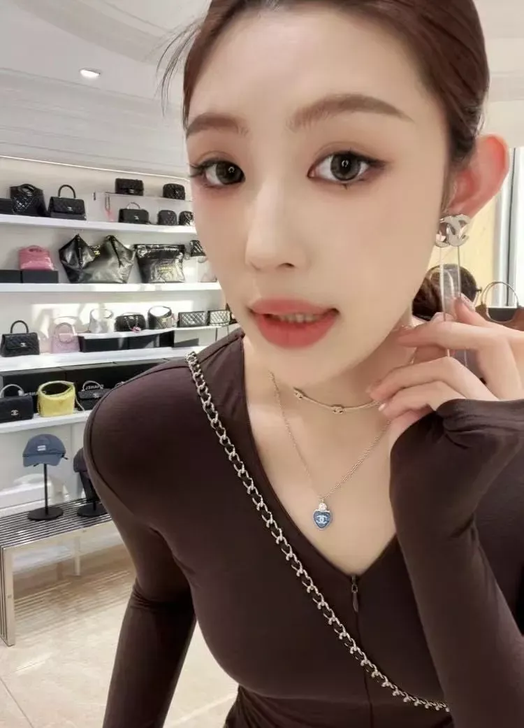 샤넬 더블 C 광면 메탈 귀걸이 상세 이미지 30