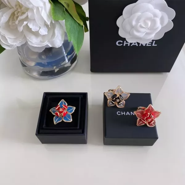 샤넬 플라워 더블 C 에나멜 반지