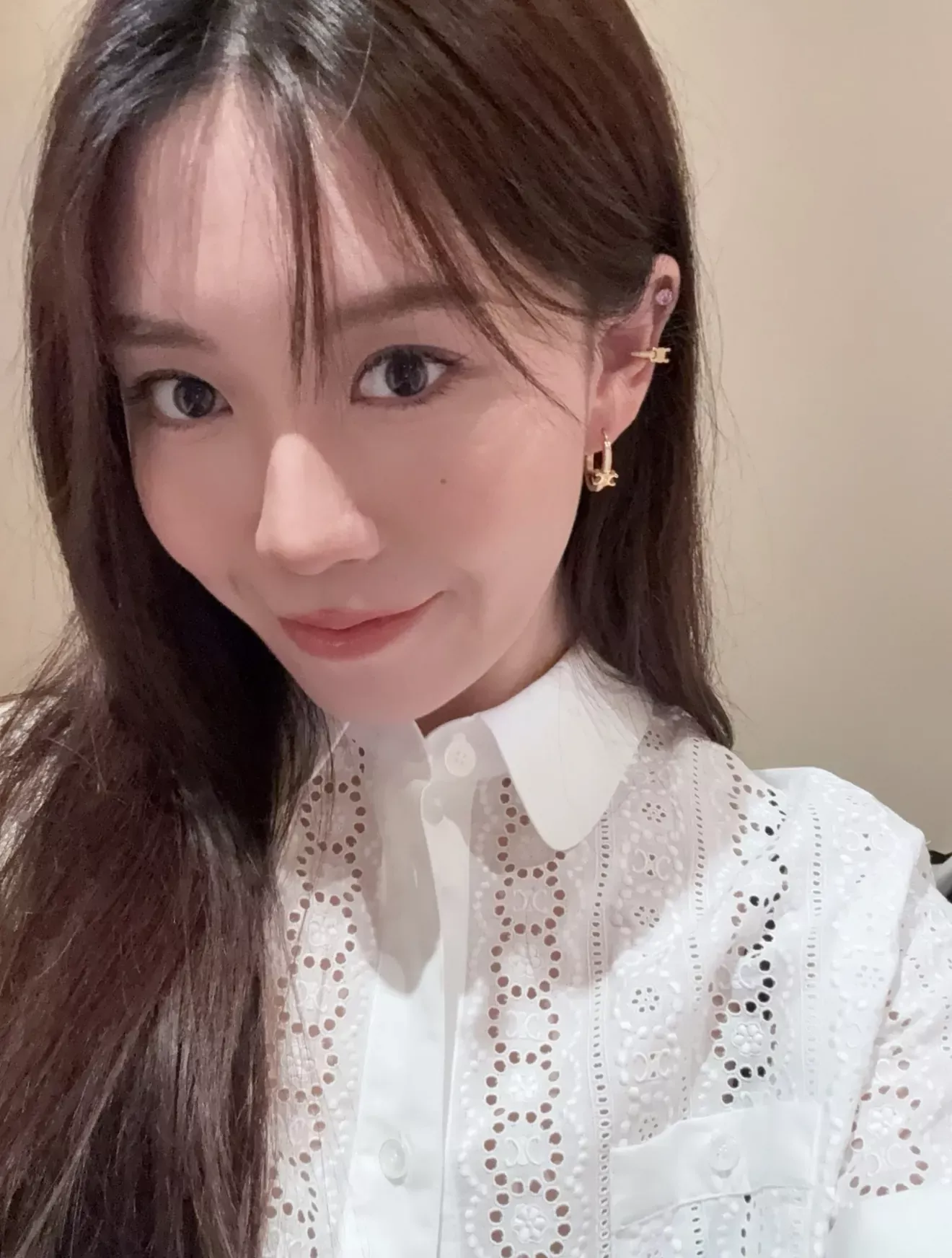 셀린느 트리옹프 에나멜 로고 귀걸이 상세 이미지 11