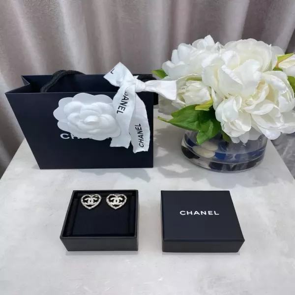 샤넬 하트 더블씨 오픈워크 귀걸이