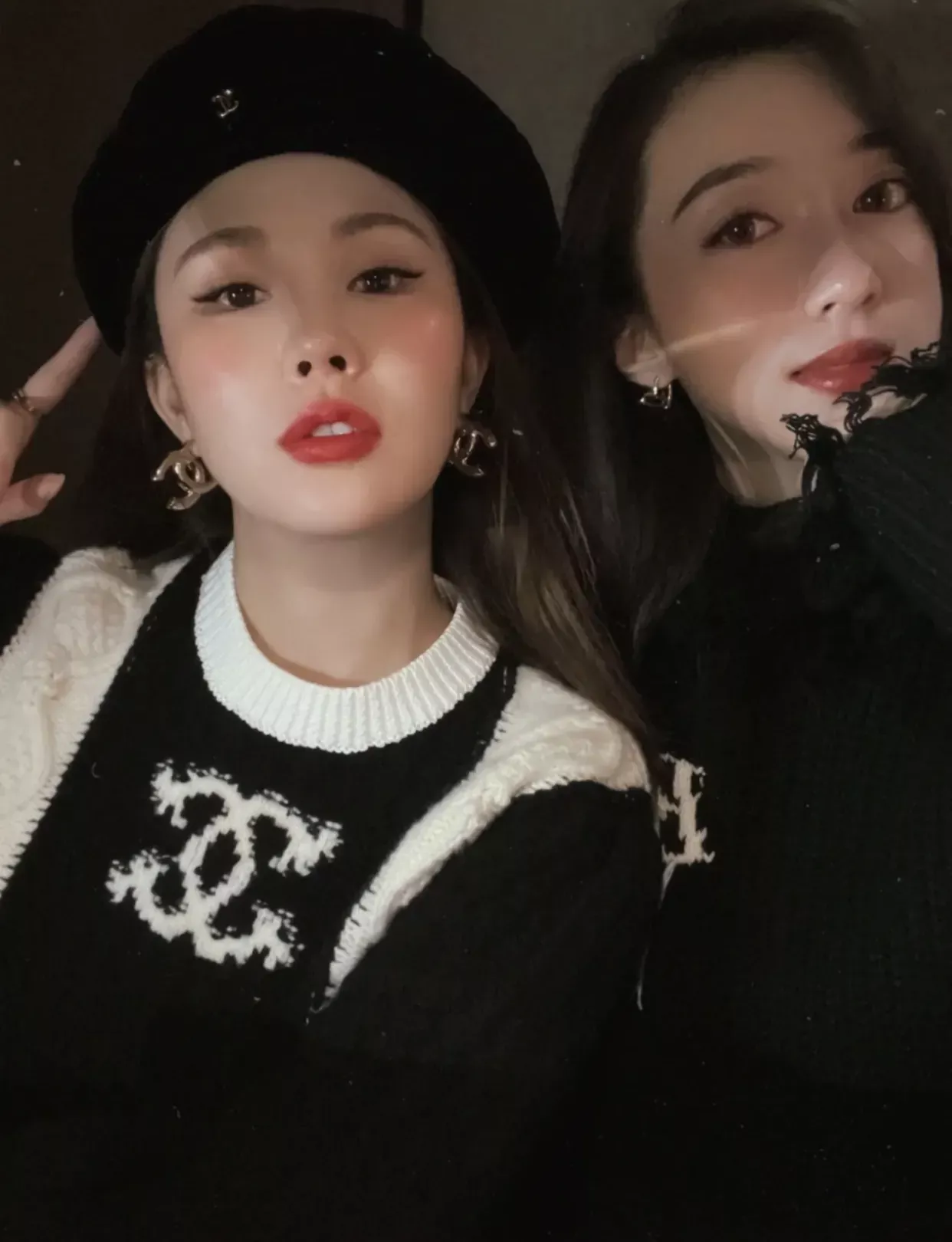 샤넬 심플 더블 C 로고 귀걸이 상세 이미지 36