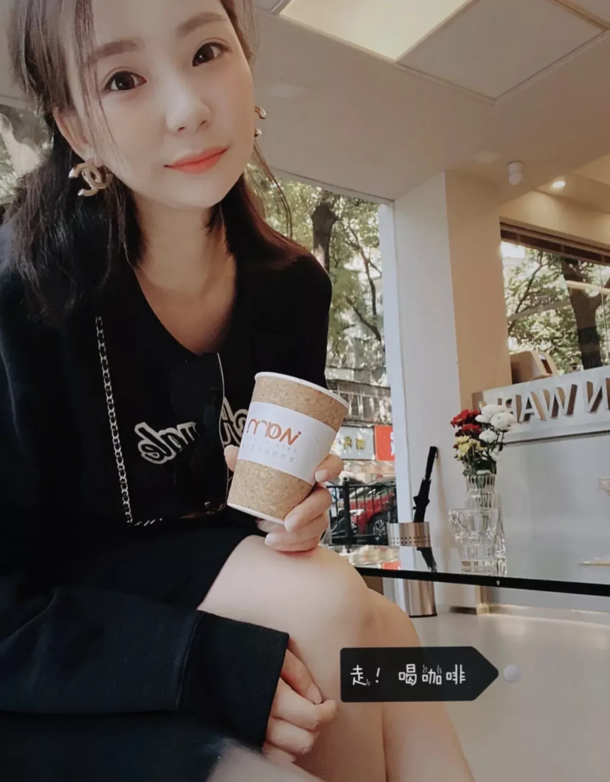 샤넬 심플 더블 C 로고 귀걸이 상세 이미지 41