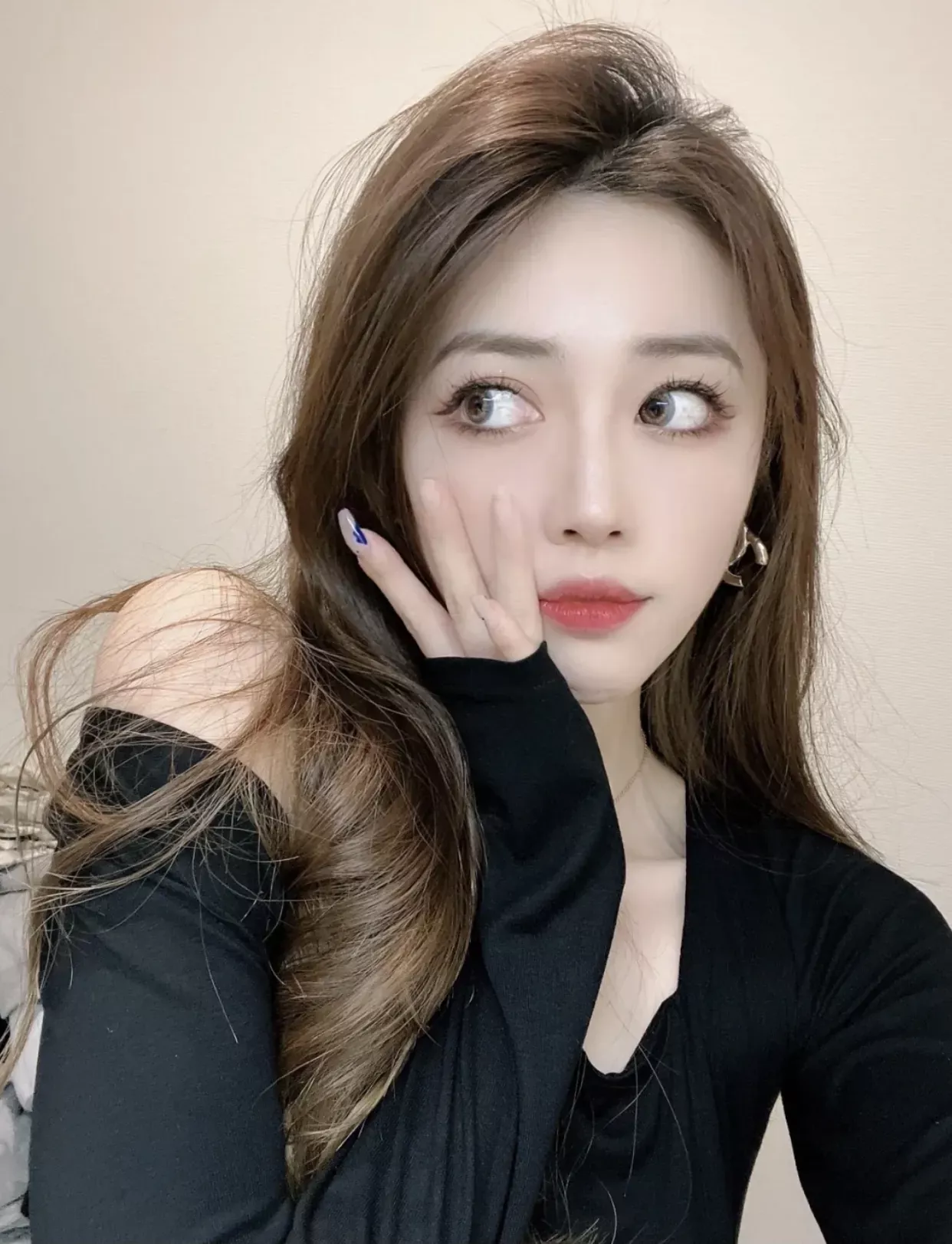 샤넬 심플 더블 C 로고 귀걸이 상세 이미지 49