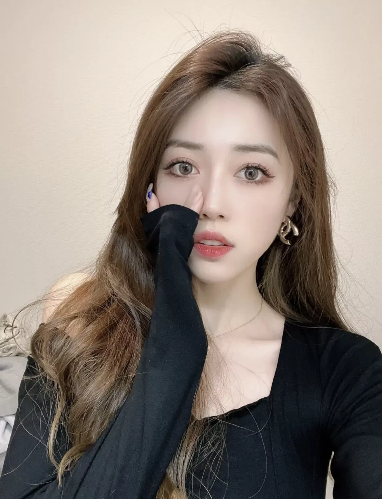 샤넬 심플 더블 C 로고 귀걸이 상세 이미지 57