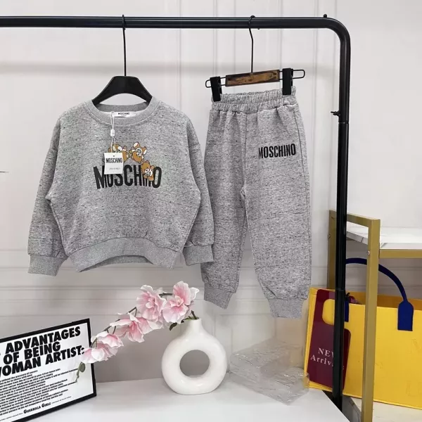 모스키노 베어 프린트 맨투맨 아동용 상하의 세트