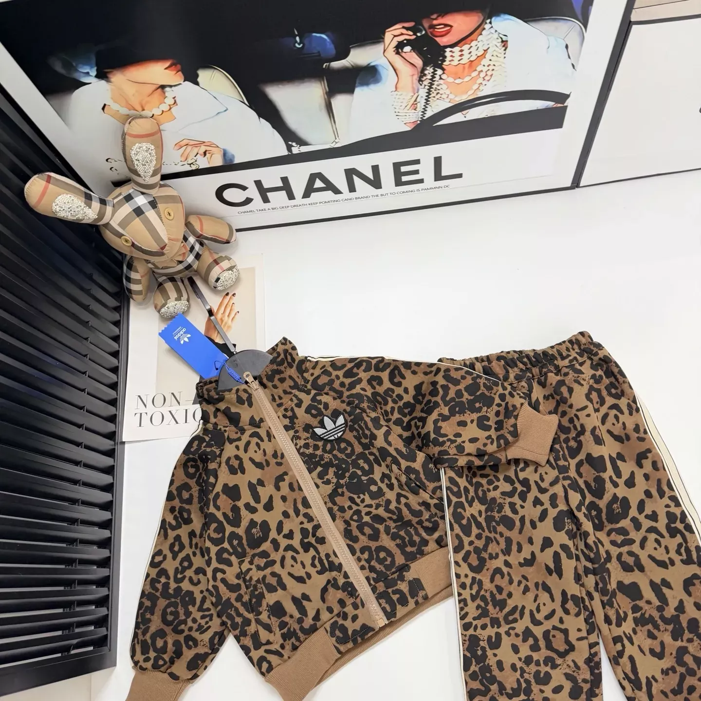 아디다스 레오파드 집업 아동용 상하의 세트 상세 이미지 3