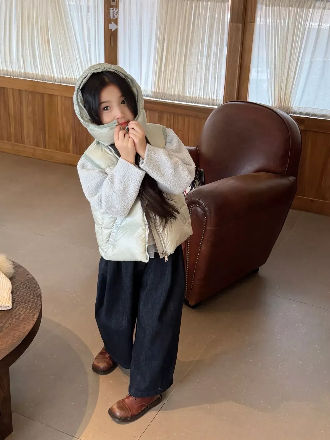 몽클레어 후드 탈부착 아동용 패딩 조끼 상세 이미지 17