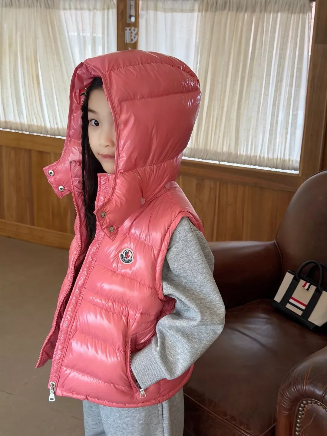 몽클레어 후드 탈부착 아동용 패딩 조끼 상세 이미지 16