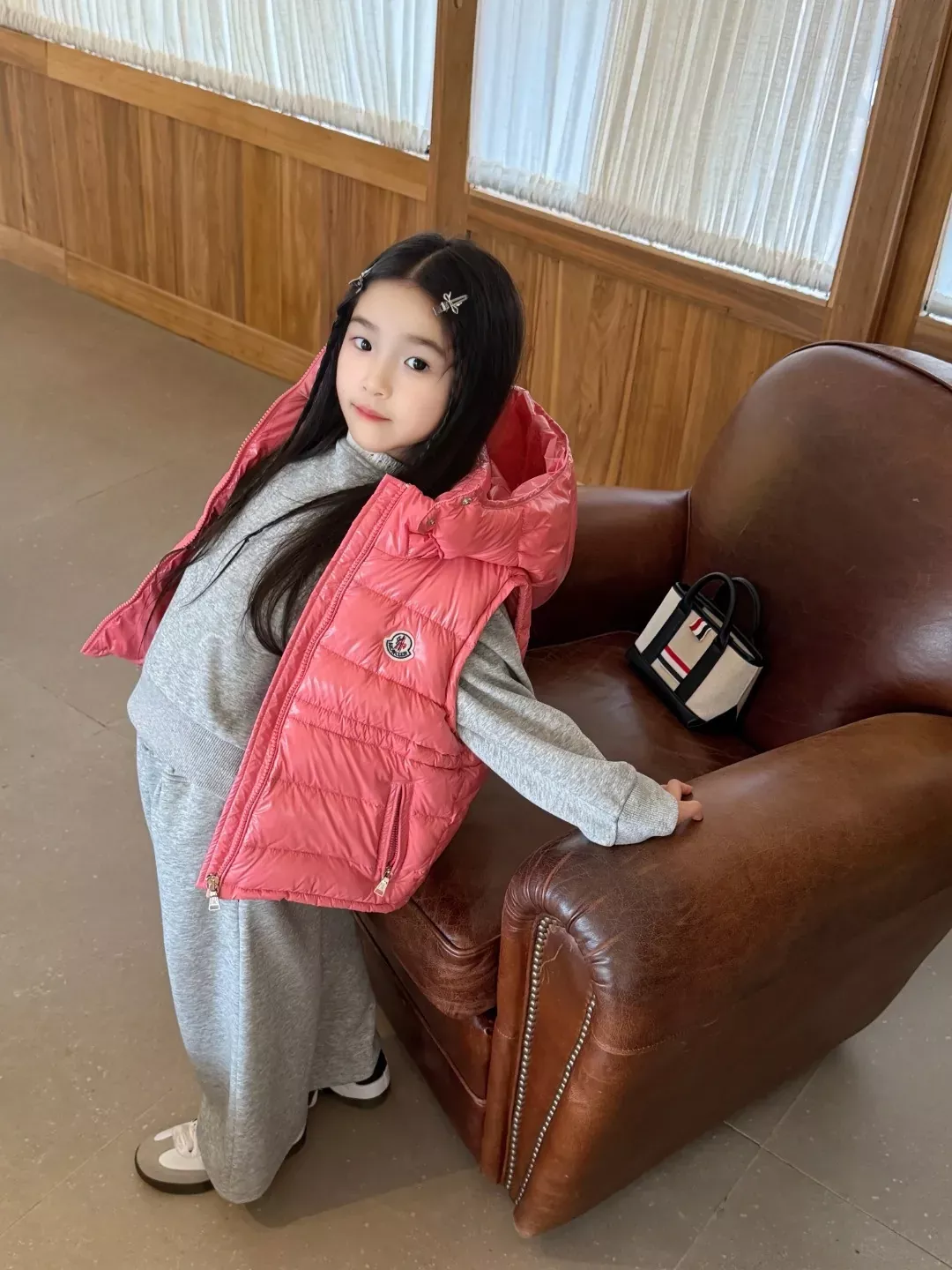몽클레어 후드 탈부착 아동용 패딩 조끼 상세 이미지 17