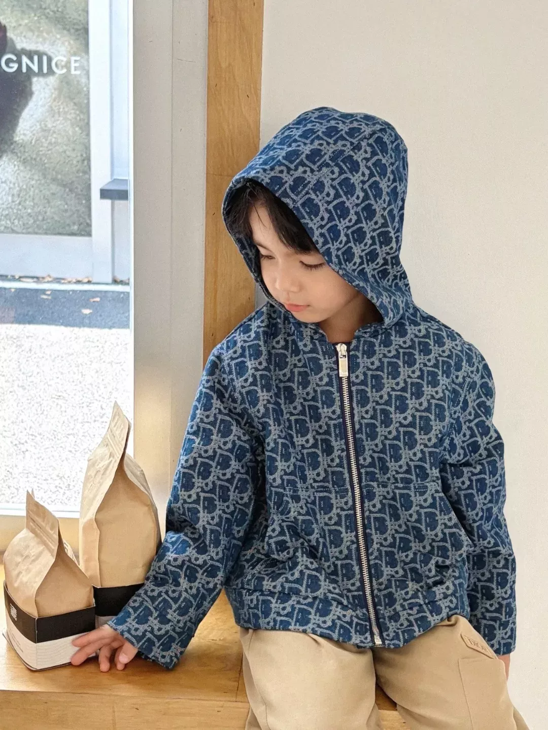 디올 올오버 모노그램 워싱 아동용 후드 재킷 상세 이미지 7