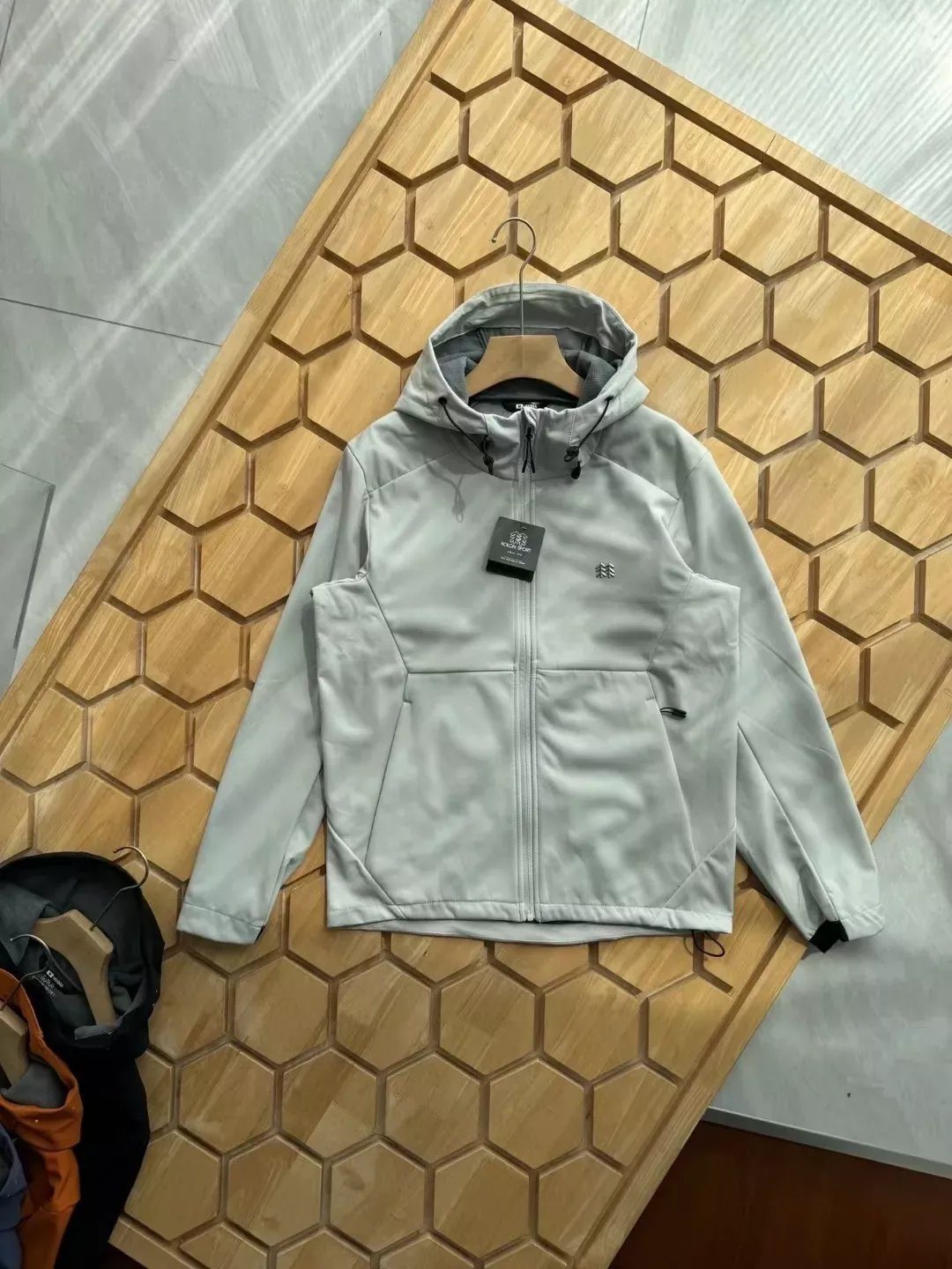 코오롱스포츠 아웃도어 소프트쉘 집업 남녀공용 후드 재킷 상세 이미지 2