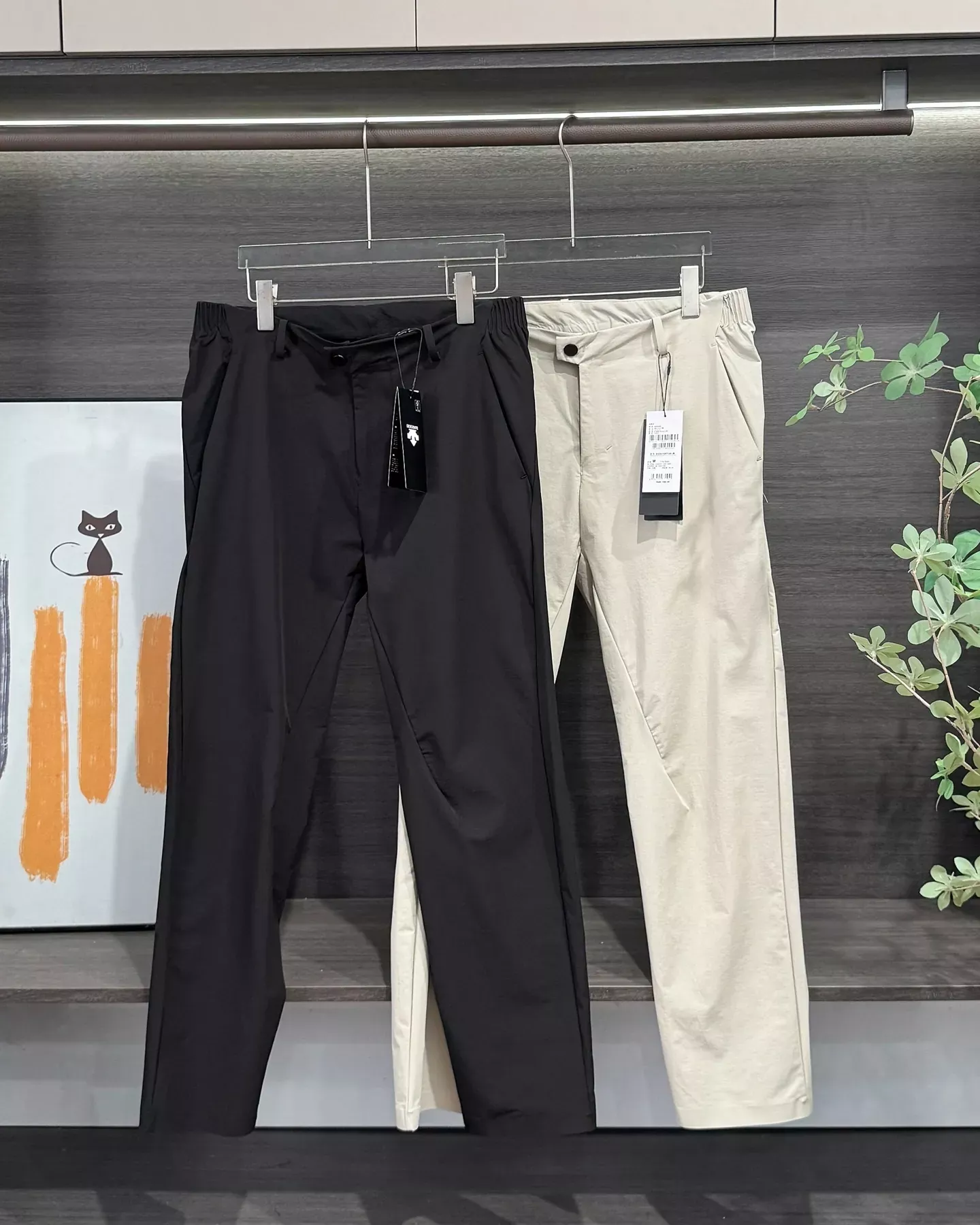 데상트 경량 소프트쉘 남녀공용 트레이닝 팬츠 상세 이미지 1