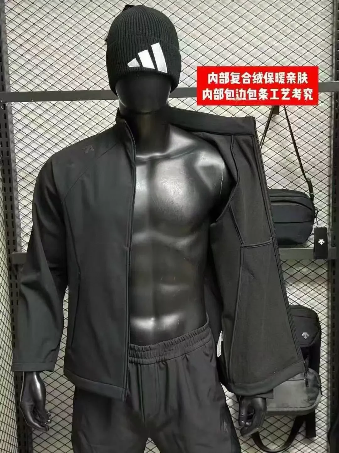 데상트 방수 소프트쉘 집업 남녀공용 후드 재킷 상세 이미지 26