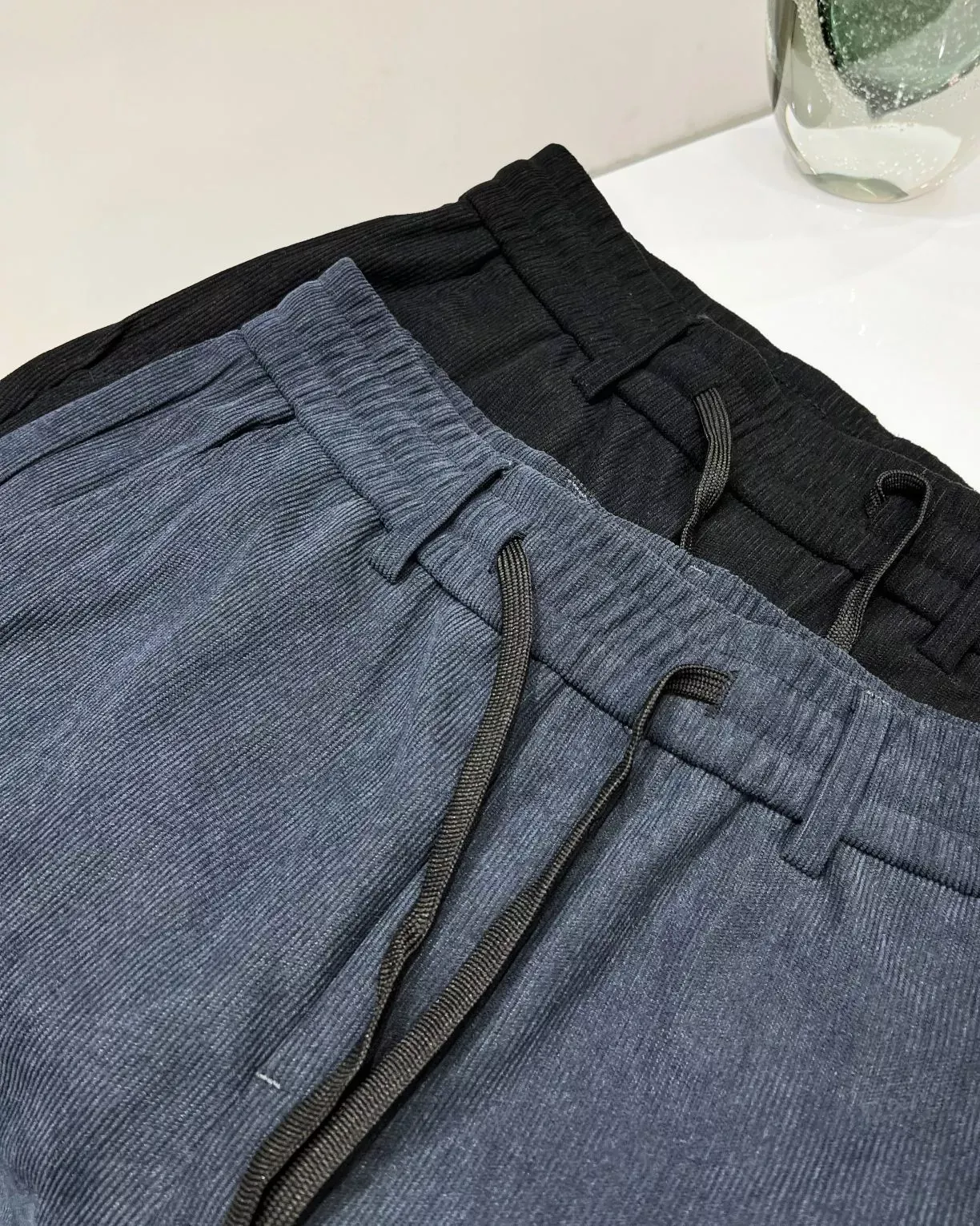 몽클레어 코듀로이 조거 남녀공용 트레이닝 팬츠 상세 이미지 14