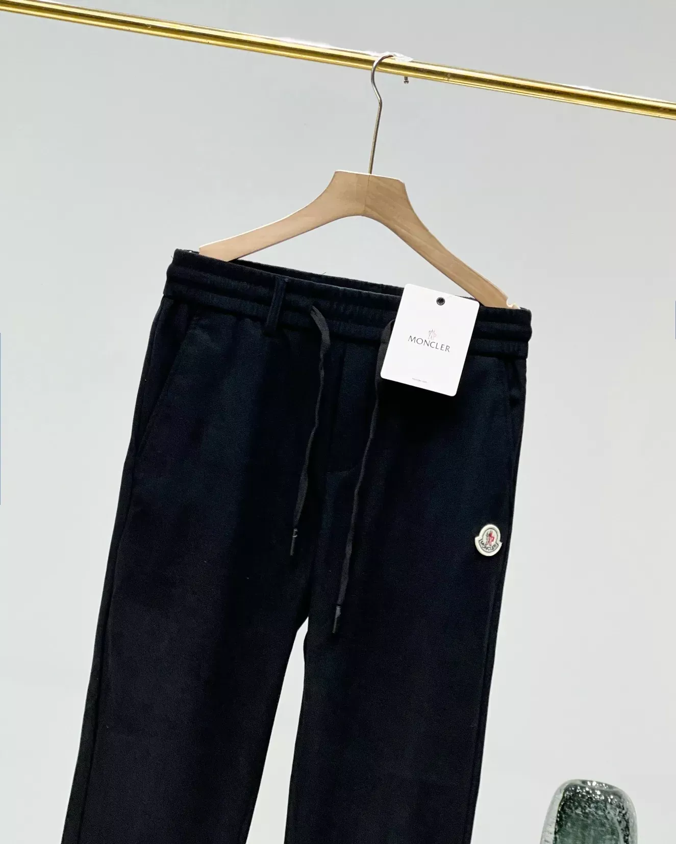 몽클레어 코듀로이 조거 남녀공용 트레이닝 팬츠 상세 이미지 25