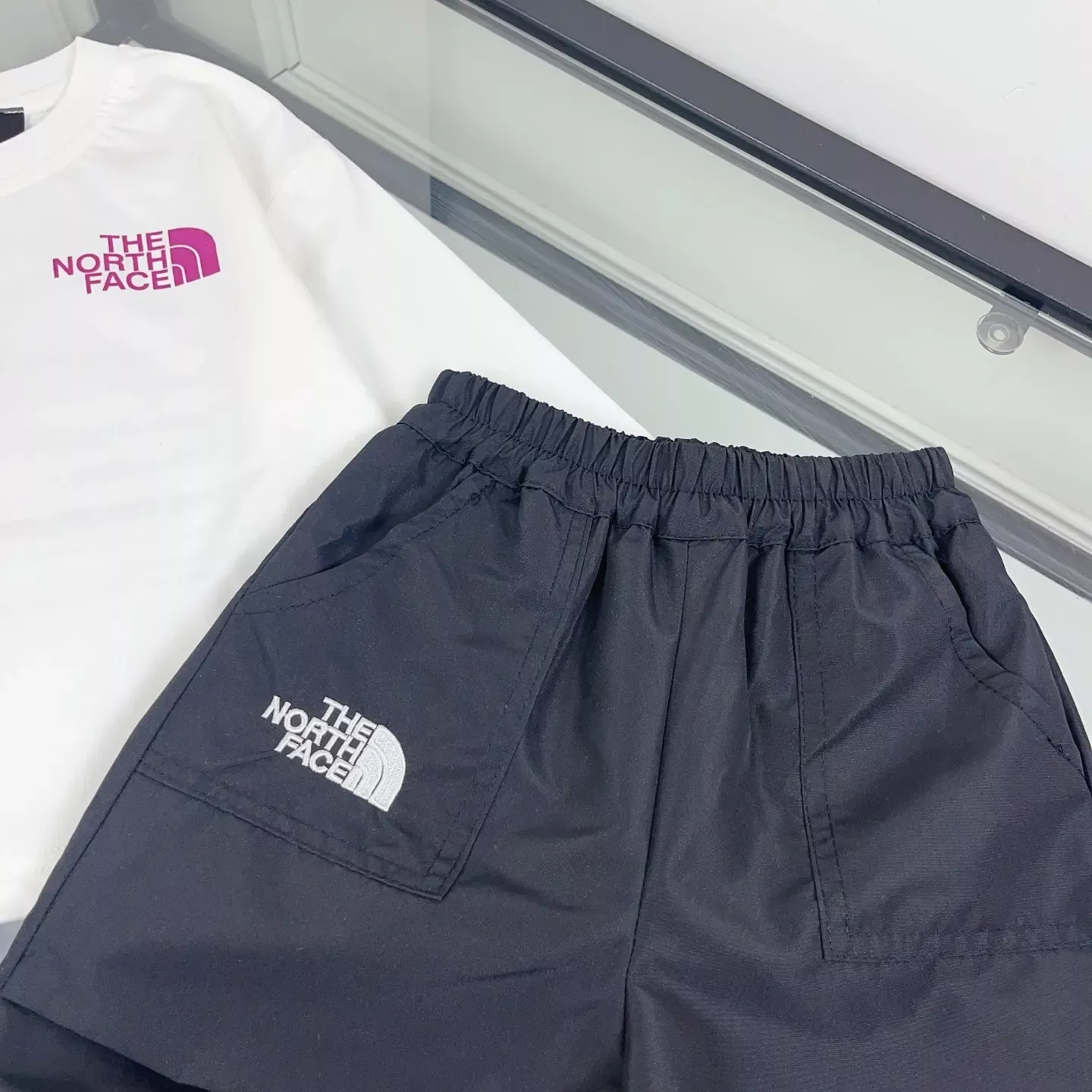노스페이스 백 프린트 반소매 유아동용 상하의 세트 상세 이미지 9