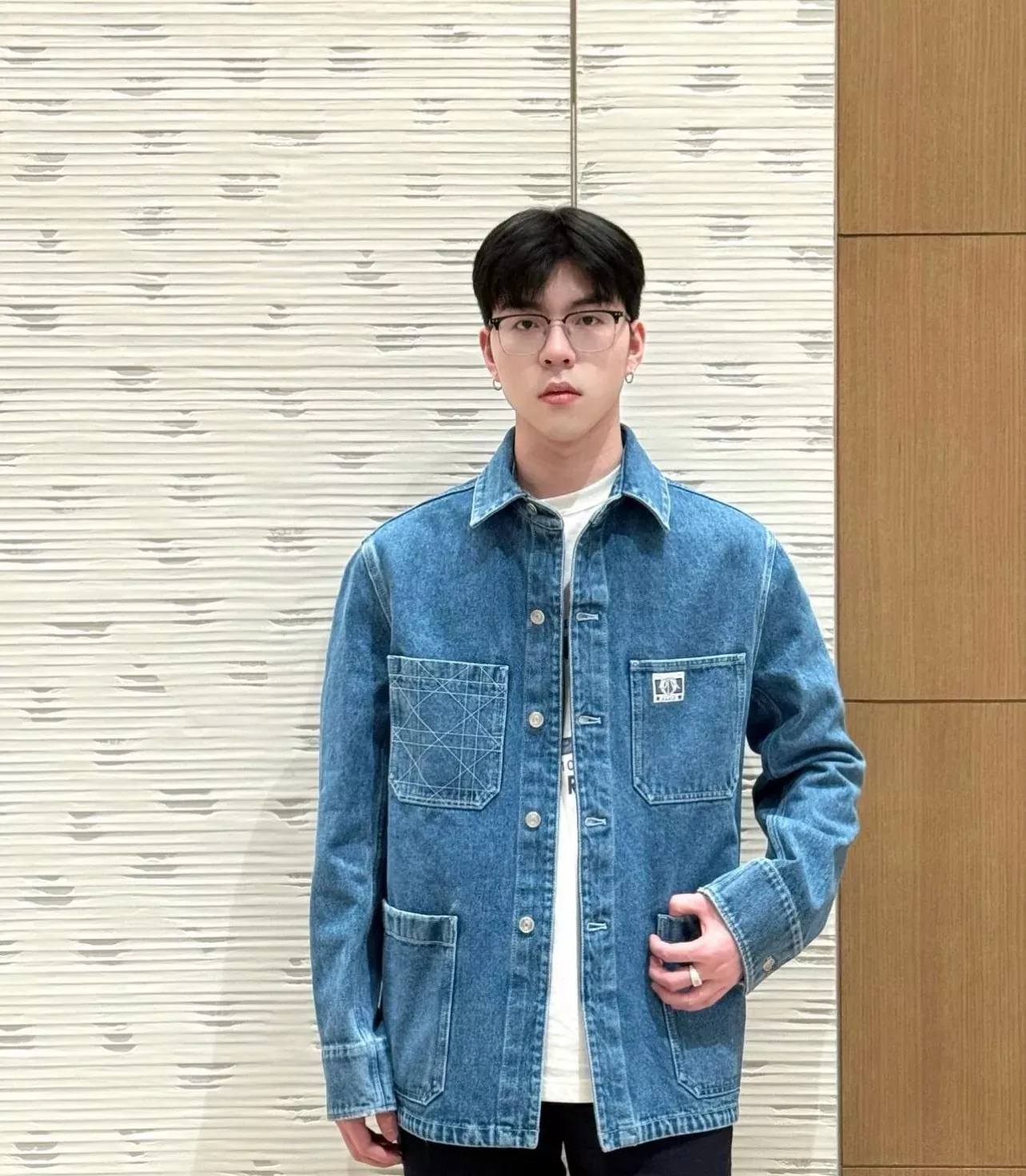 디올 등나무 격자 자수 남녀공용 데님 재킷 상세 이미지 10