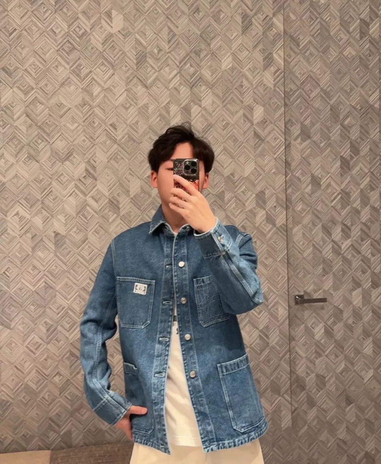 디올 등나무 격자 자수 남녀공용 데님 재킷 상세 이미지 18