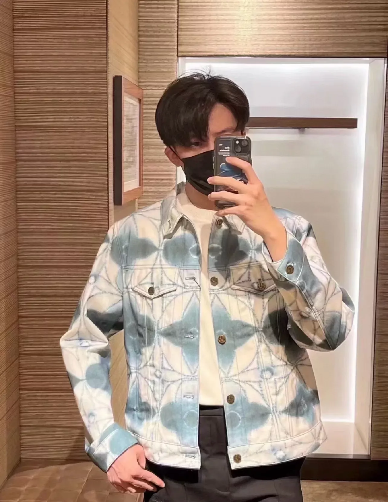 루이비통 네잎클로버 워싱 남녀공용 데님 재킷 상세 이미지 11