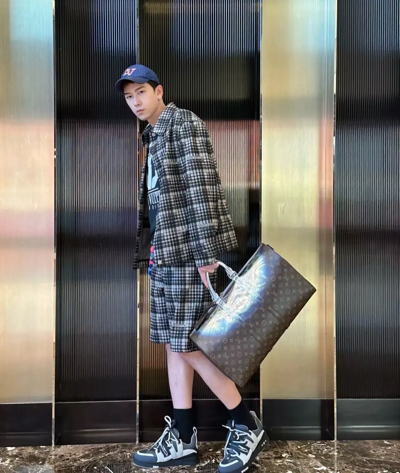 루이비통 그레이 체크 프린트 남녀공용 데님 재킷 상세 이미지 13