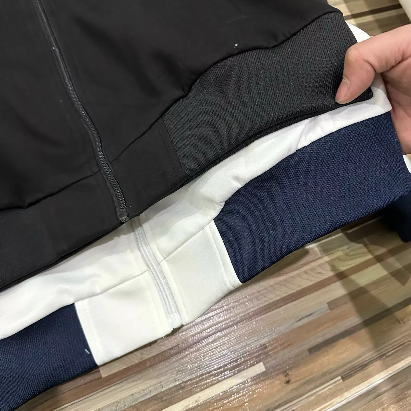 아디다스 삼선 자수 로고 남녀공용 집업 재킷 상세 이미지 10