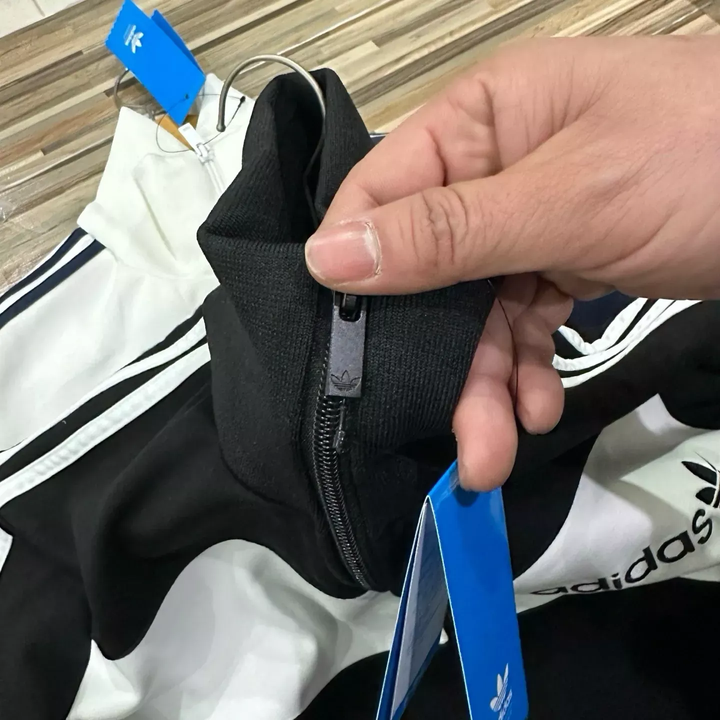 아디다스 삼선 자수 로고 남녀공용 집업 재킷 상세 이미지 8
