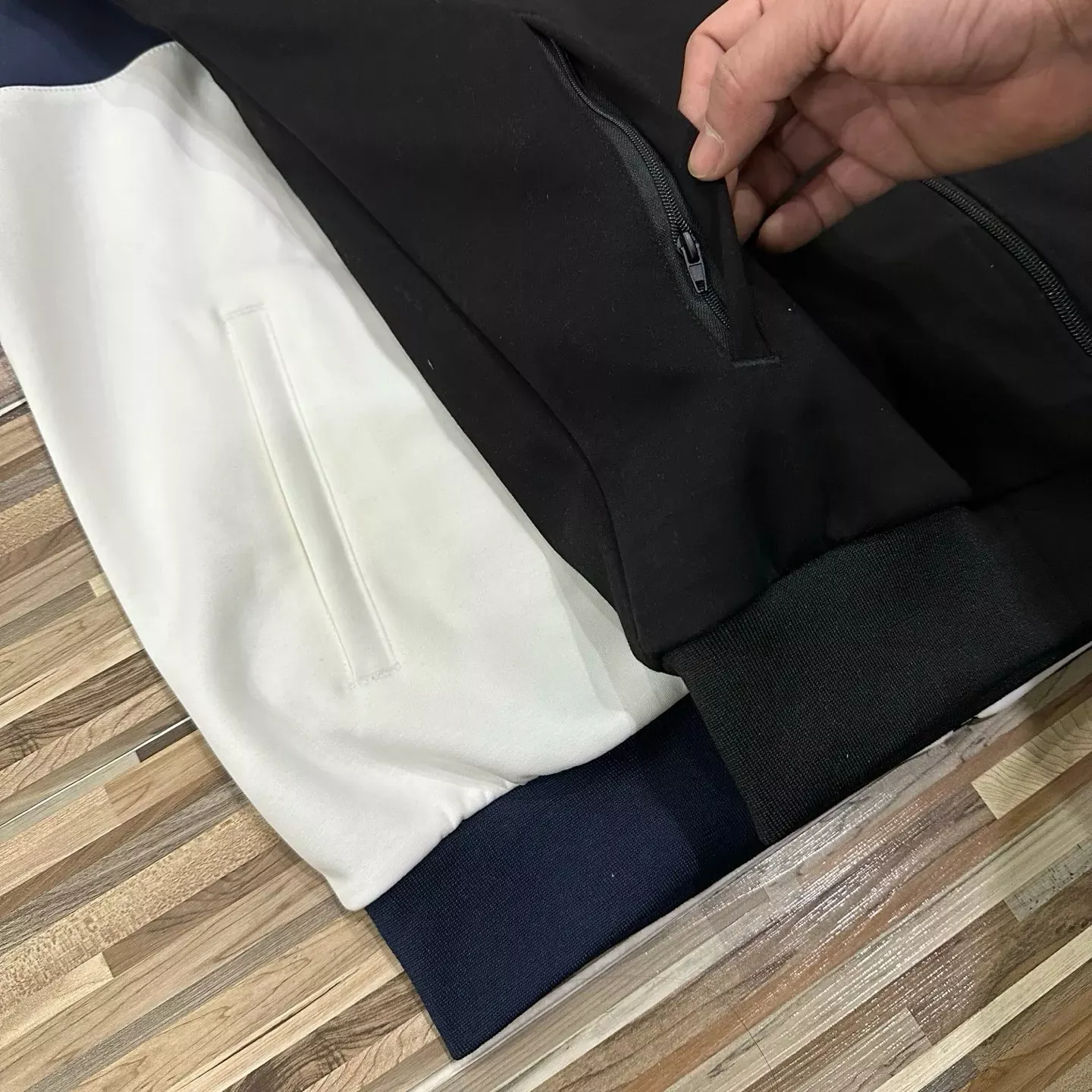 아디다스 삼선 자수 로고 남녀공용 집업 재킷 상세 이미지 9