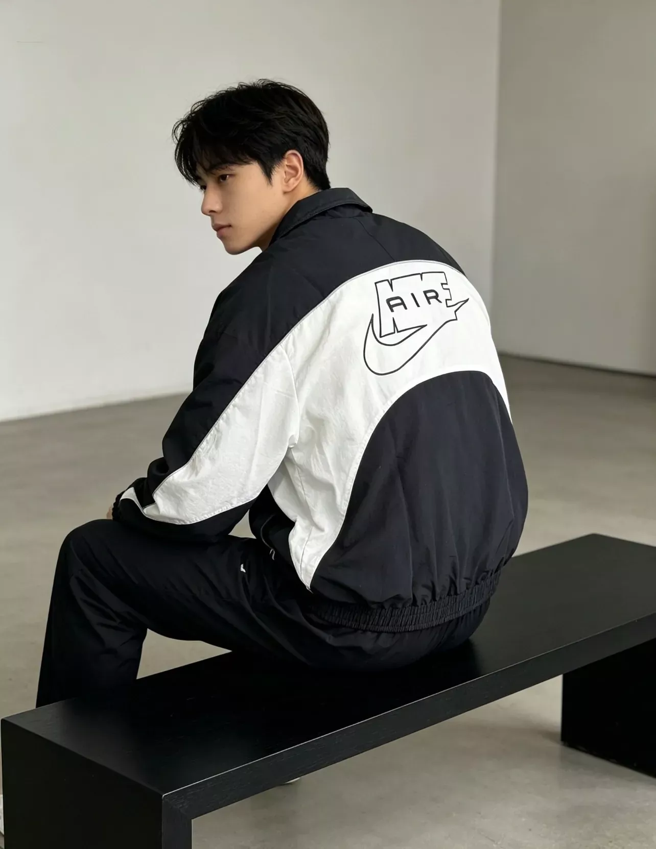 나이키 배색 스탠드넥 바람막이 남녀공용 집업 재킷 상세 이미지 39