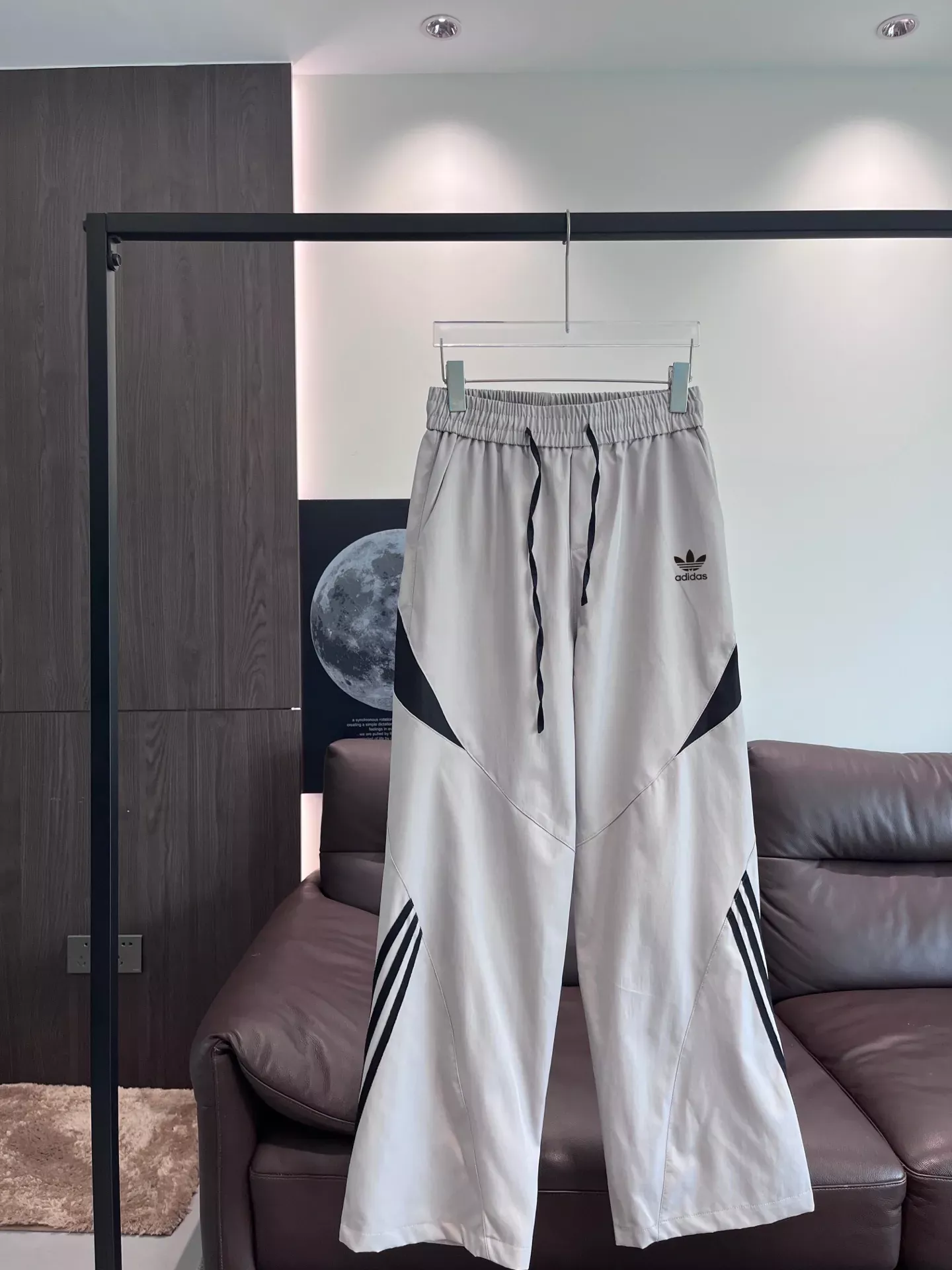 아디다스 삼선 배색 와이드 남녀공용 트레이닝 팬츠 상세 이미지 2